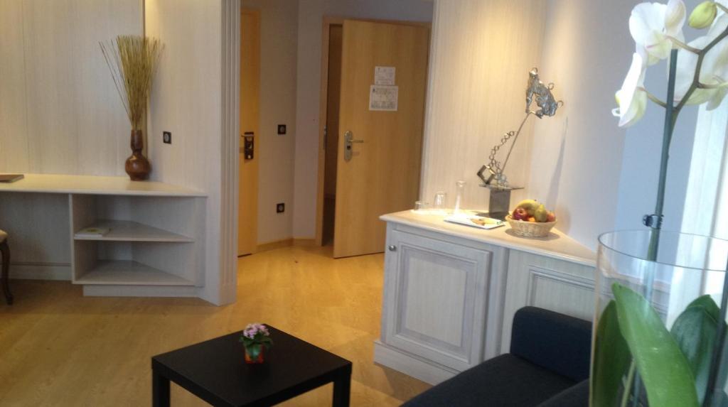 Hotel Logis - Restaurant 3*